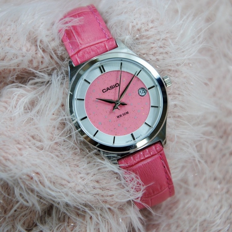 Рожева мрія або годинник в стилі Барбі